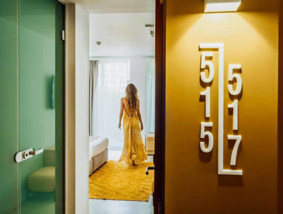 Ibis Styles Golden Sands Roomer Hotel