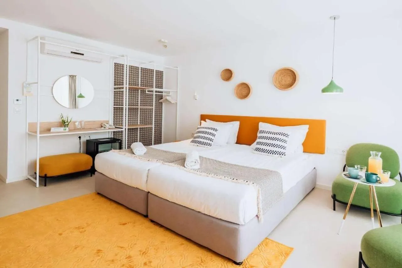 Ibis Styles Golden Sands Roomer Hotel