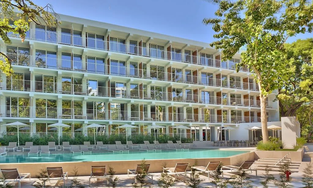 Ibis Styles Golden Sands Roomer Hotel